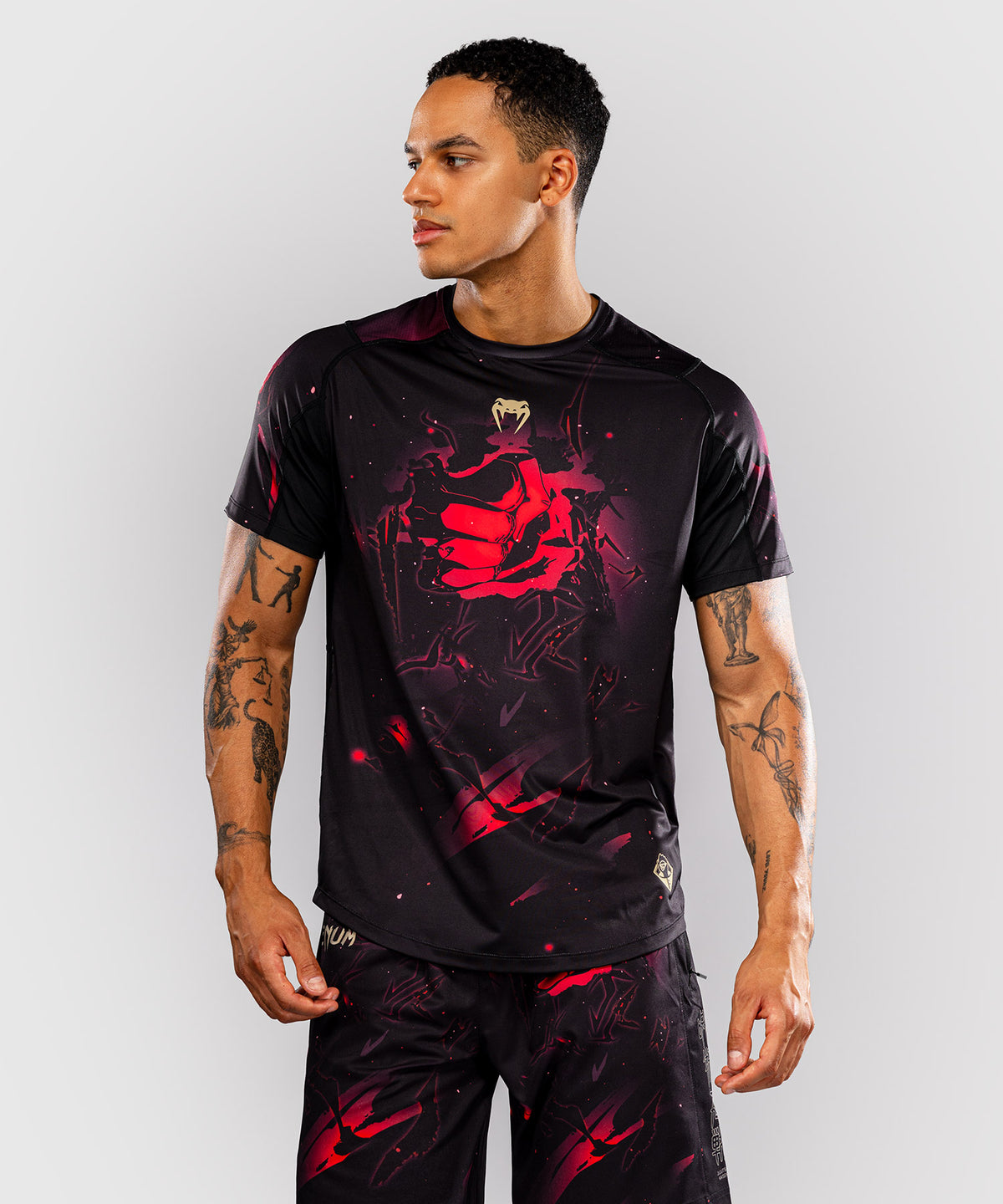 Jujutsu Kaisen x Venum Itadori Camiseta Dry Tech  – Negro/Rojo