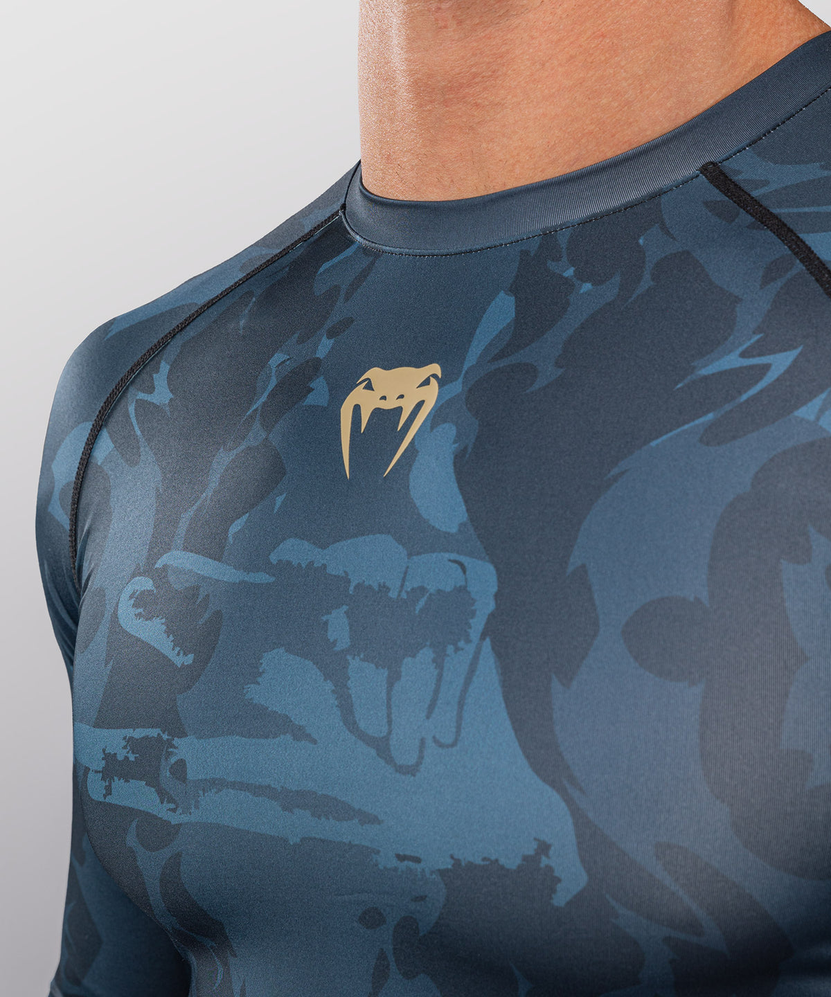 Jujutsu Kaisen x Venum Fushiguro Rashguard Manga Larga – Verde Océano