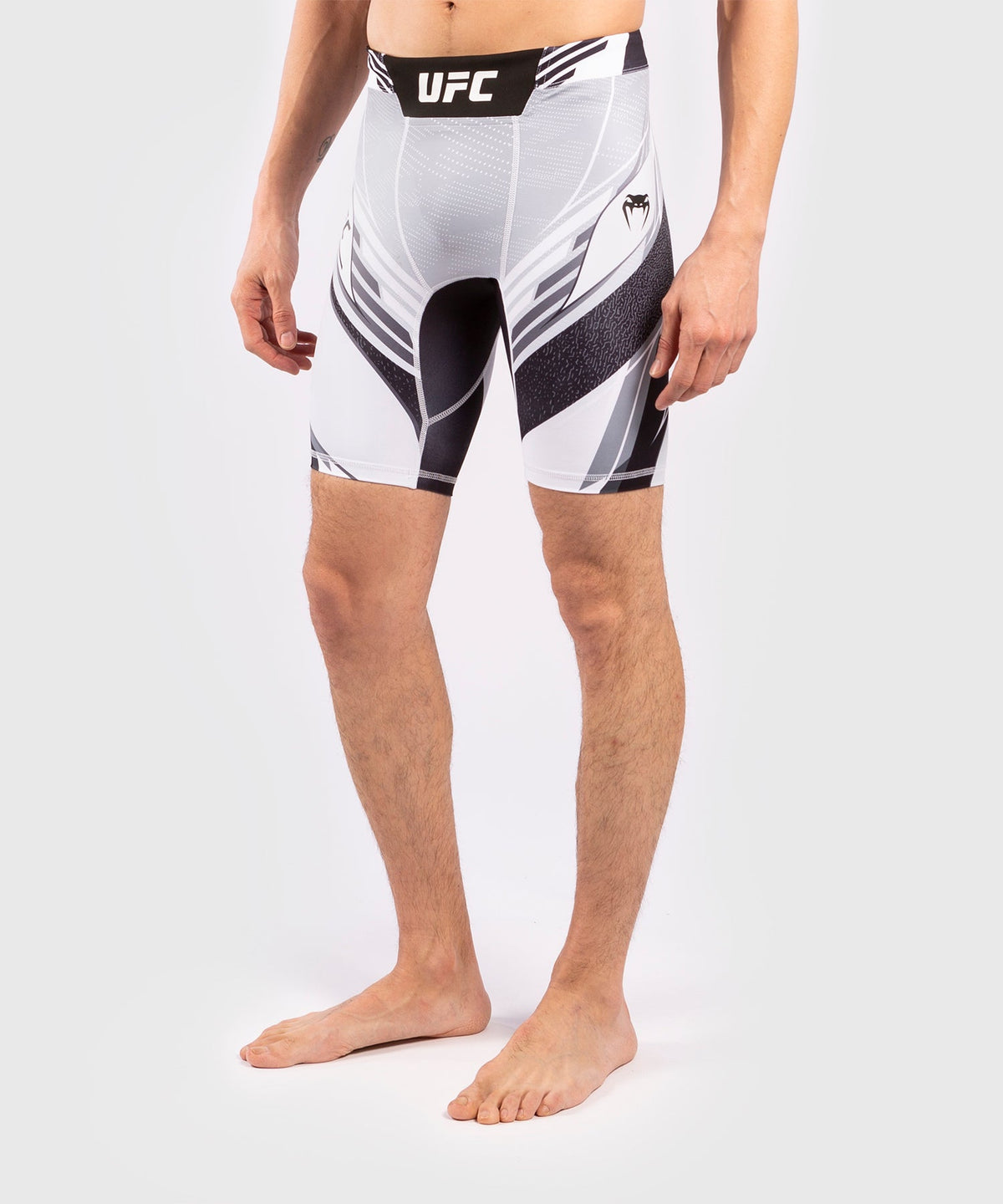 Venum Pro Line Herren UFC Kompressionsshorts - Weiß