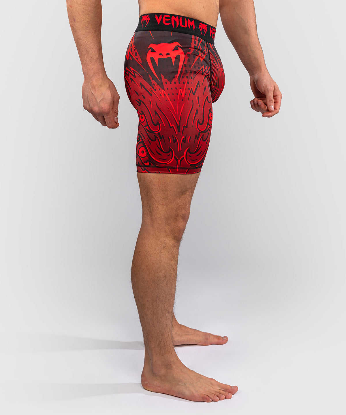 Venum Wolf Atak Short de Compresión – Negro/Rojo