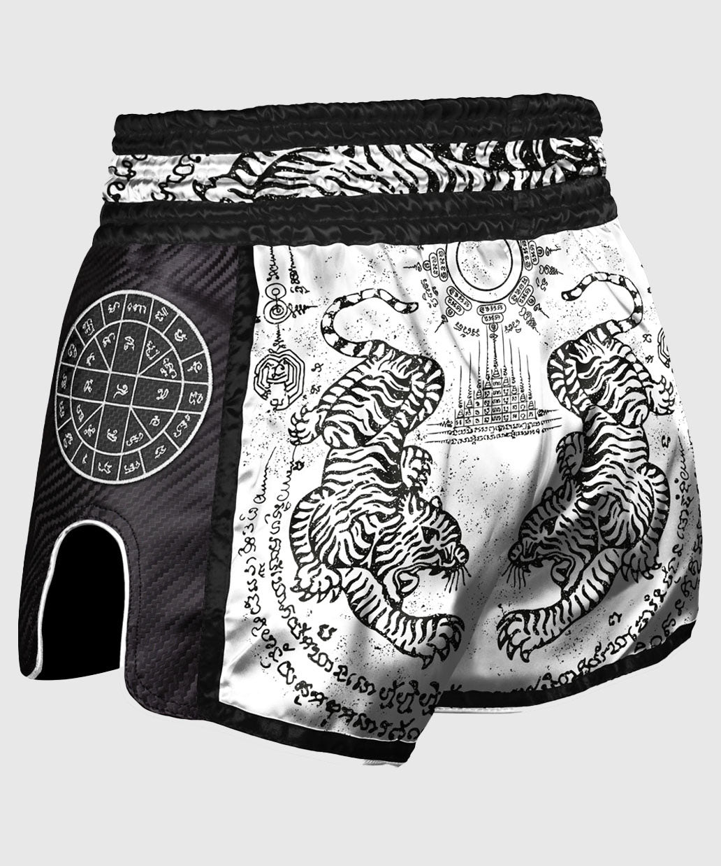 Carbon Sak Yant Tigers Pantalones de Muay Thai - Blanco