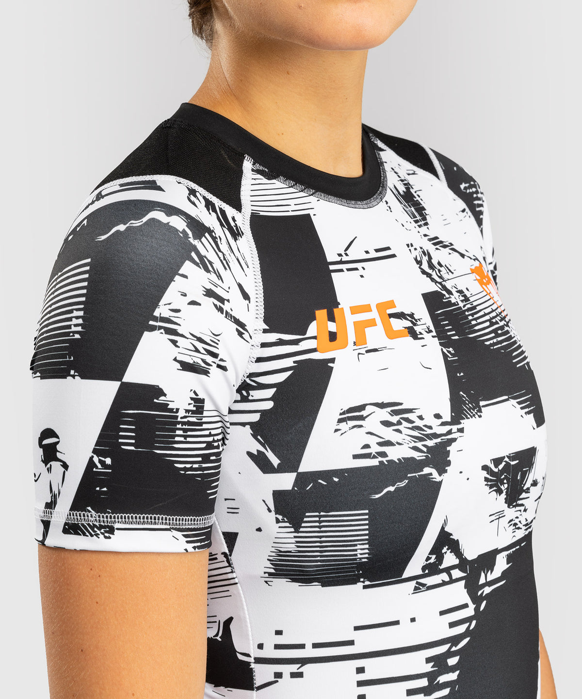 UFC Zenith by Venum Authentic Fight Week Rashguard de manga corta Performance Mujer - Blanco