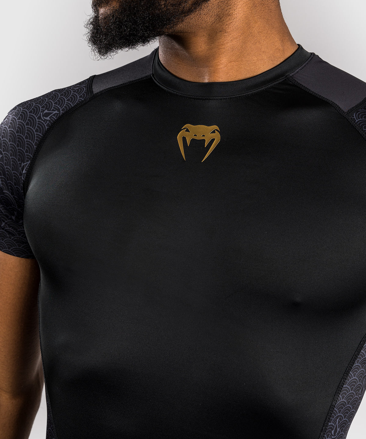 Venum x Assassin’s Creed Shadows Kurzärmeliger Rashguard für Männer - Schwarz