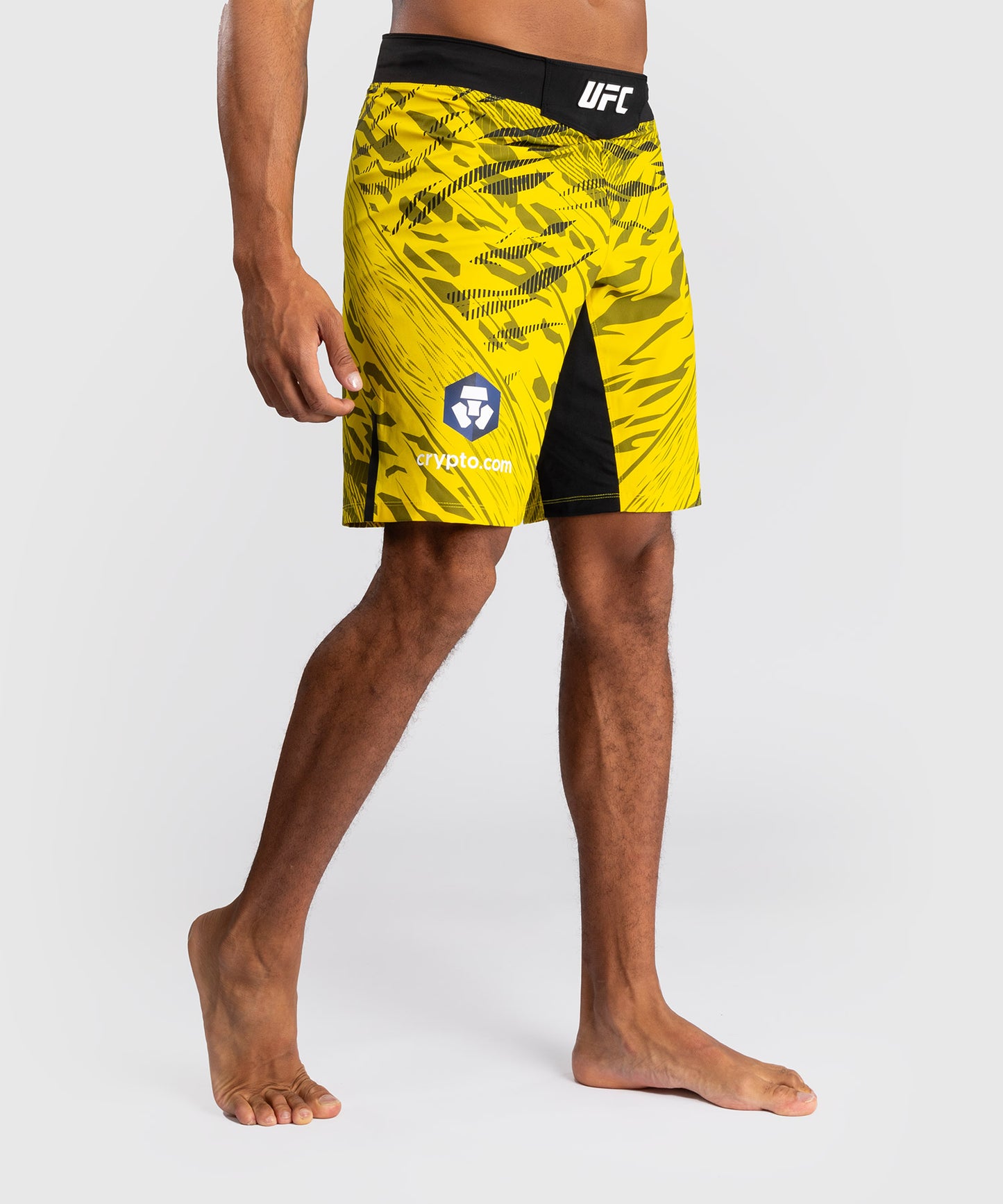 UFC Fusion by Venum Authentic Fight Night Shorts de Lucha para Hombre - Ajuste Largo - Amarillo
