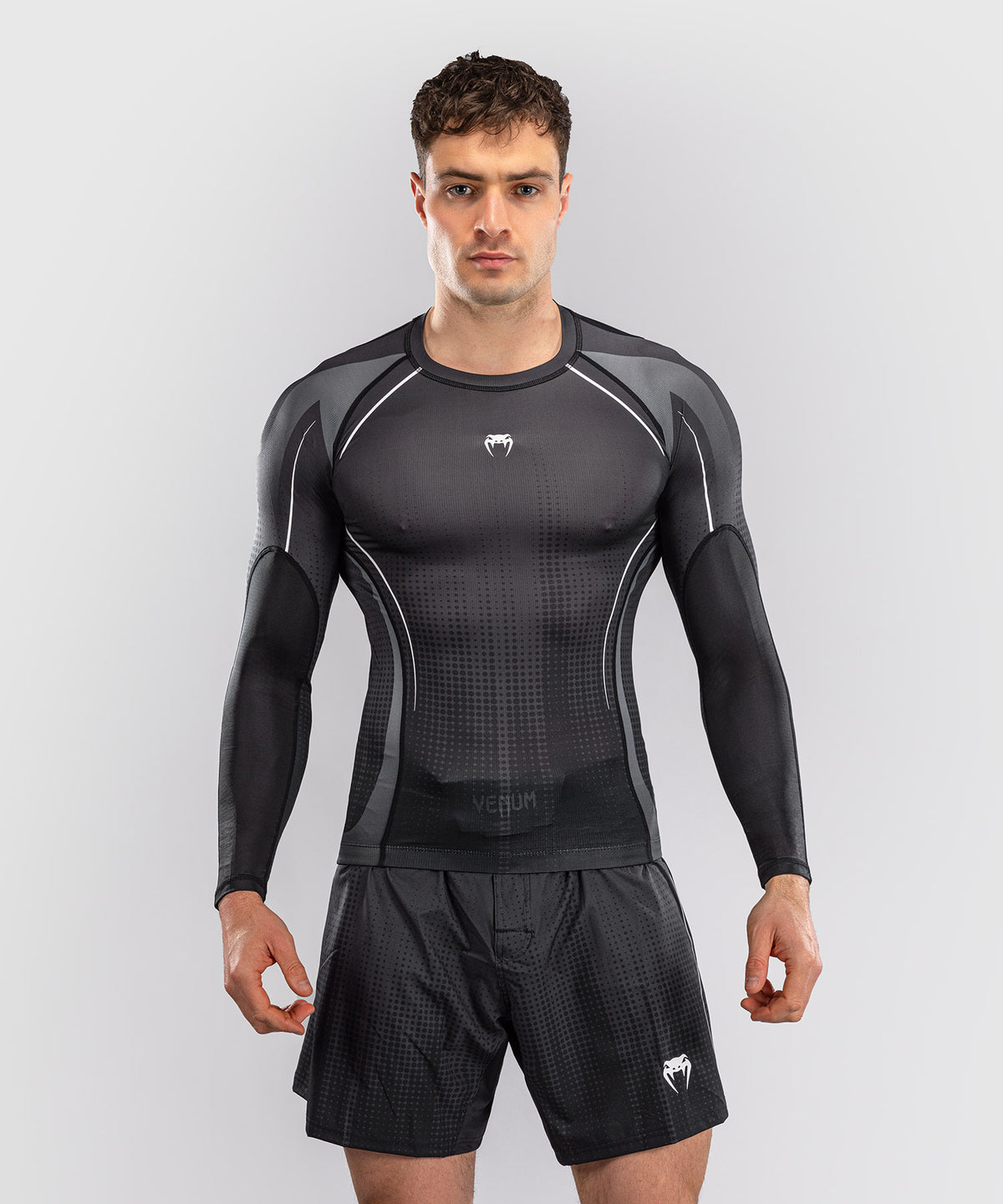 Venum Stealth Rashguard a Maniche Lunghe – Nero/Bianco