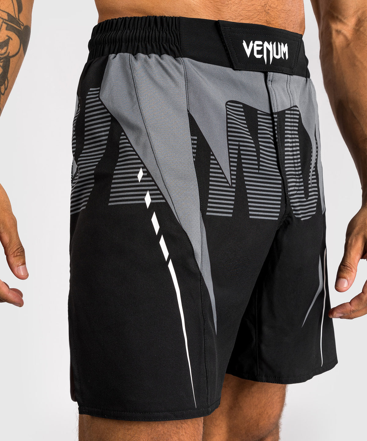 Venum Adrenaline Pantaloncini da combattimento – Nero/Grigio Argento