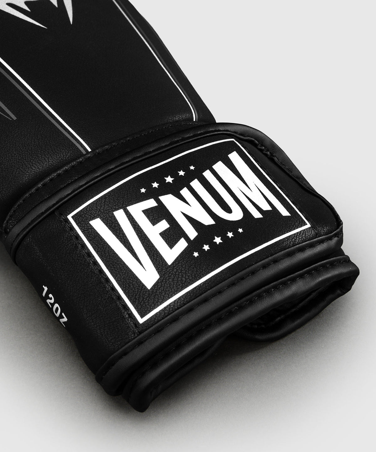 Venum Streamline Guantes de Boxeo – Negro/Blanco