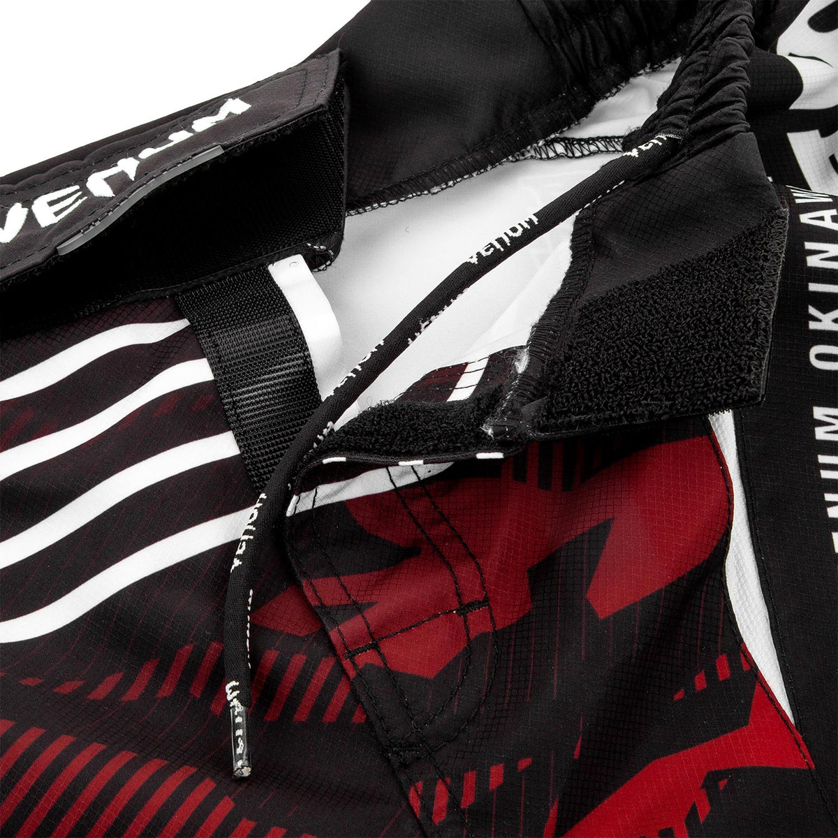 Venum Okinawa Kampfshort 2.0 - Schwarz/Weiß-Rot