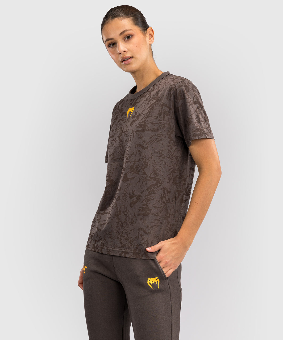 T-shirt en Coton à Manches Courtes pour Femmes UFC Fusion by Venum Fight Week - Marron Terrestre