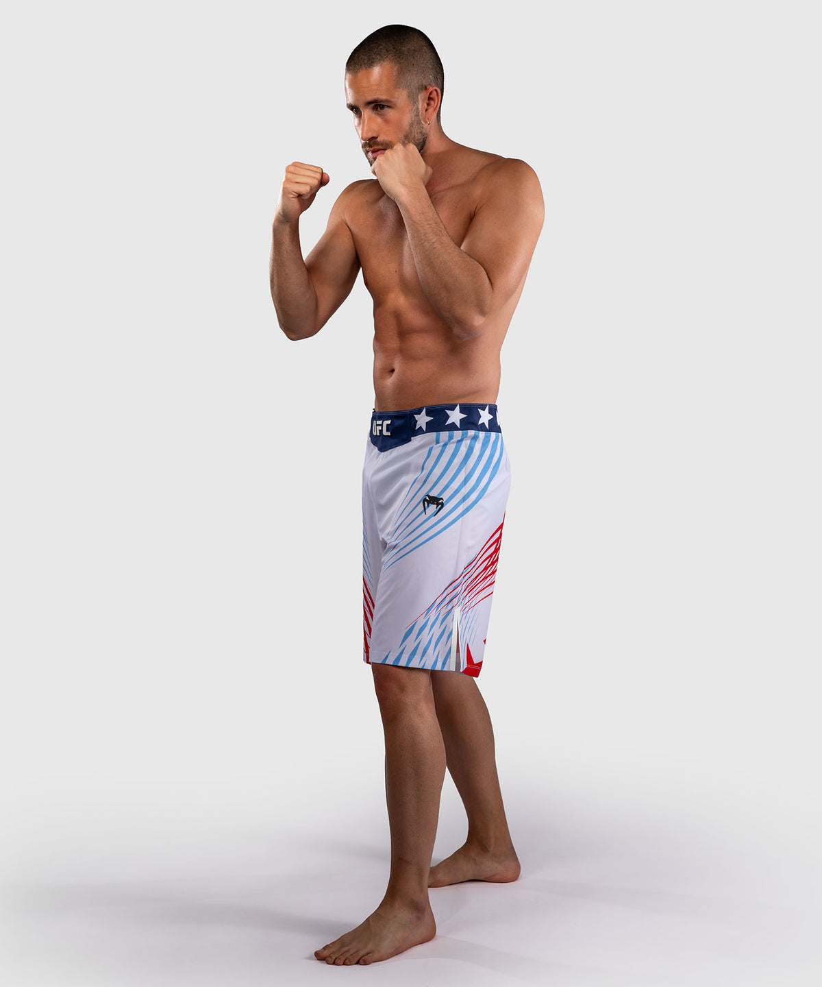 Official UFC Freedom 250 by Venum Authentic Fight Night Pantaloncini da combattimento taglio lungo da uomo - Bianco