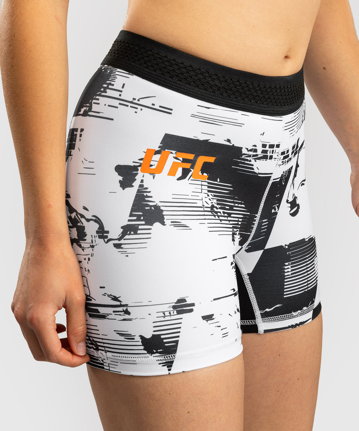 UFC Zenith by Venum Authentic Fight Week Short Vale Tudo Performance Mujer - Blanco
