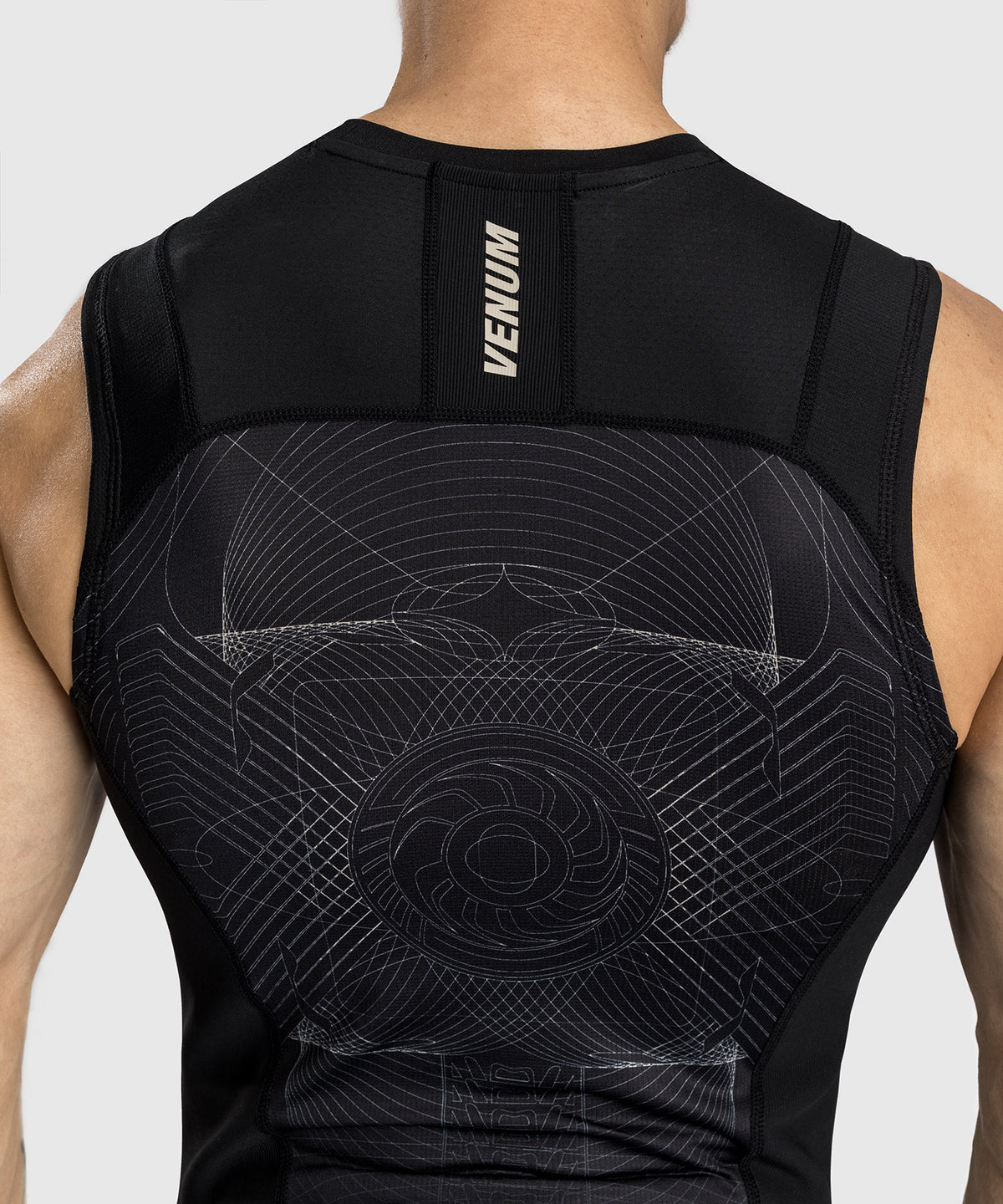 Rashguard sans Manches Venum G-Fit Air pour Hommes - Noir Intense/Sable Désert