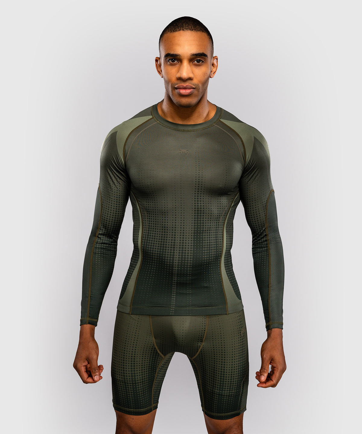 Venum Stealth Rashguard Manga Larga – Caqui/Verde Oscuro