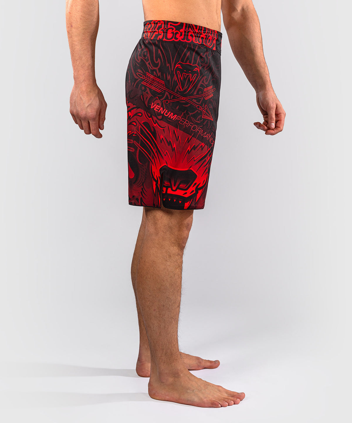 Venum Wolf Atak Fightshorts – Schwarz/Rot