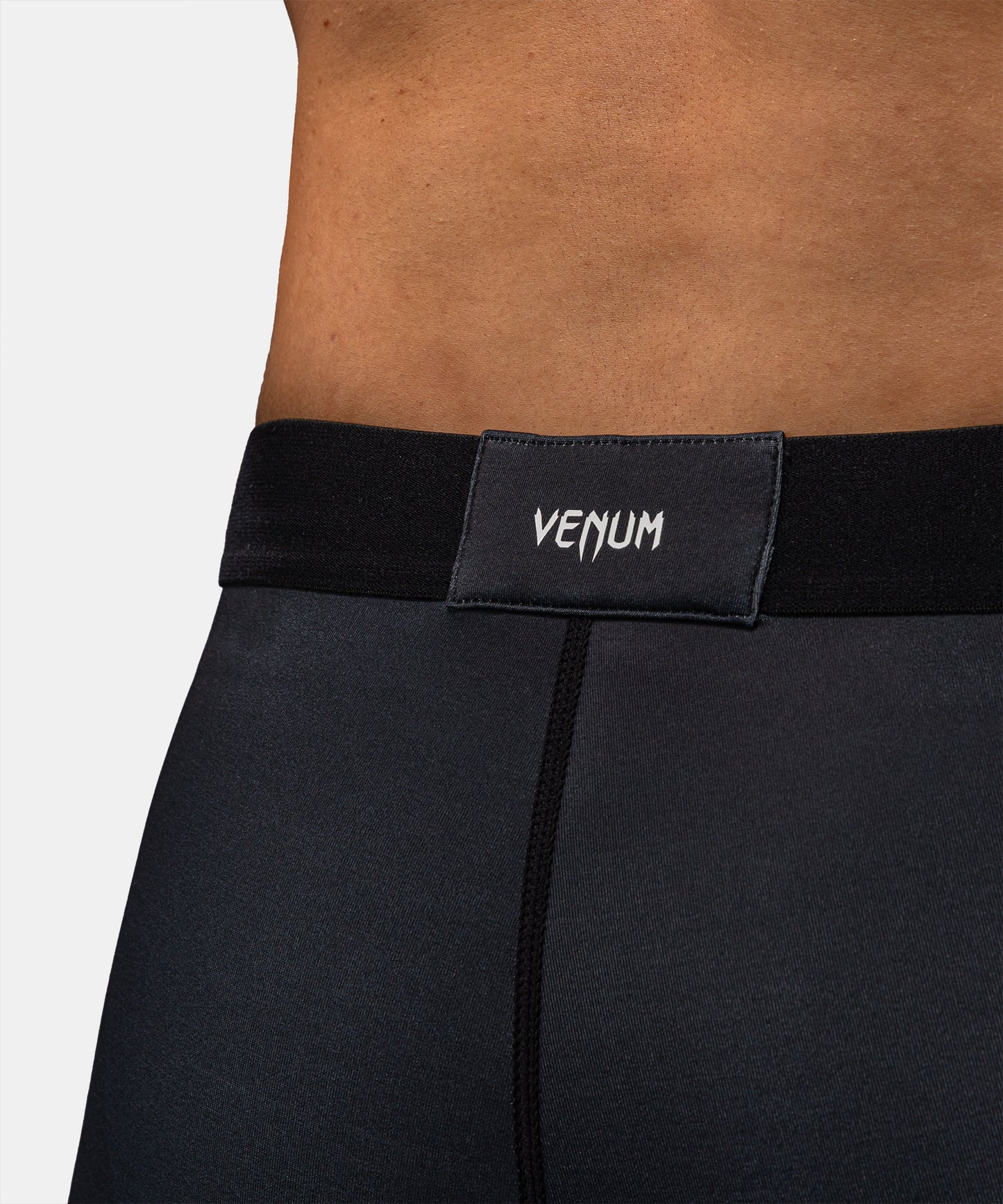 Venum Streamline Pantaloncini a Compressione – Nero/Bianco