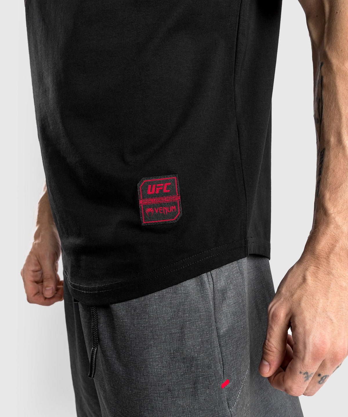 UFC T-Shirt Venum Authentic Fight Week 2.0 - Short Sleeve - Black/Red