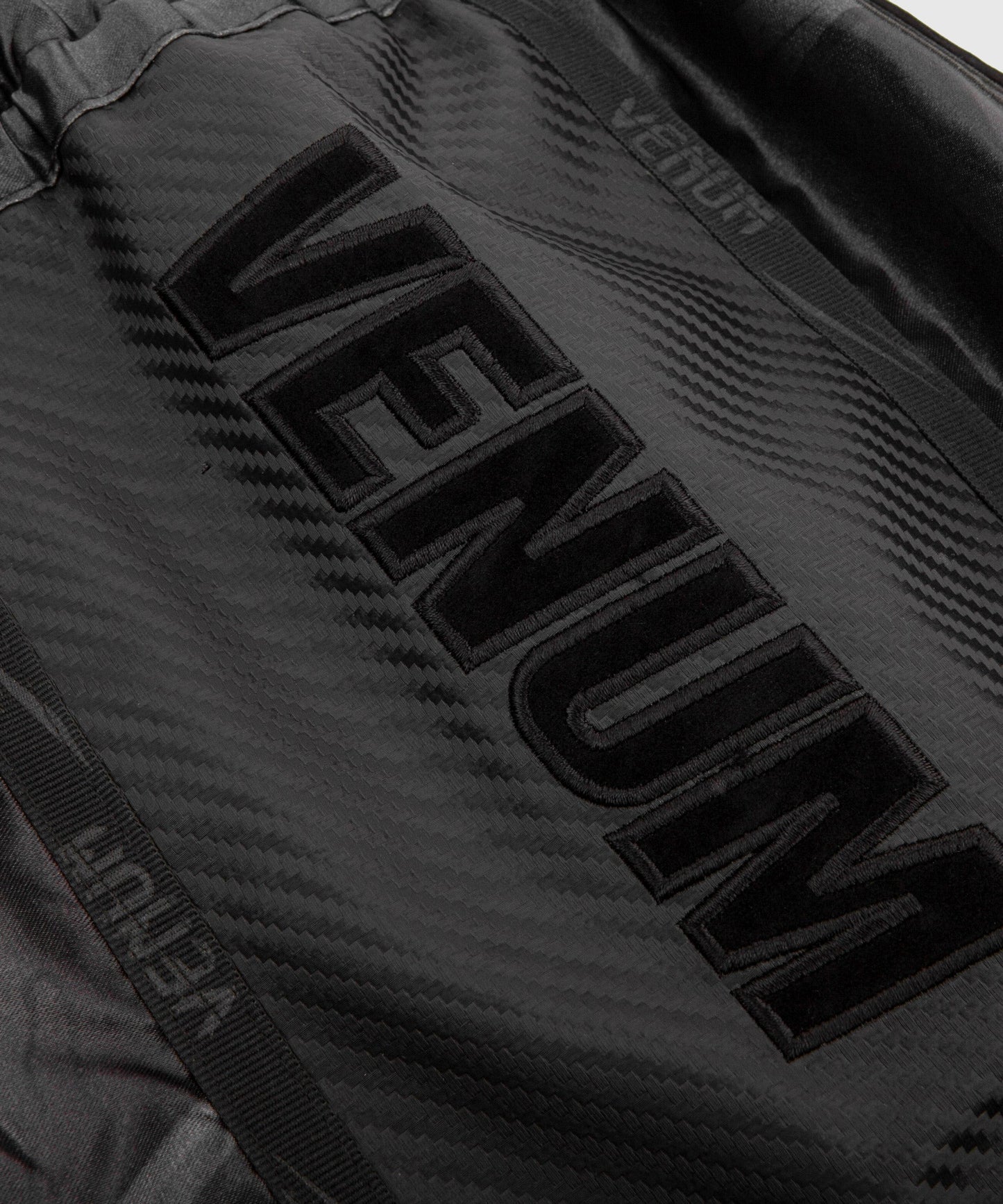 Venum Devil Muay Thai Shorts - Schwarz/Schwarz