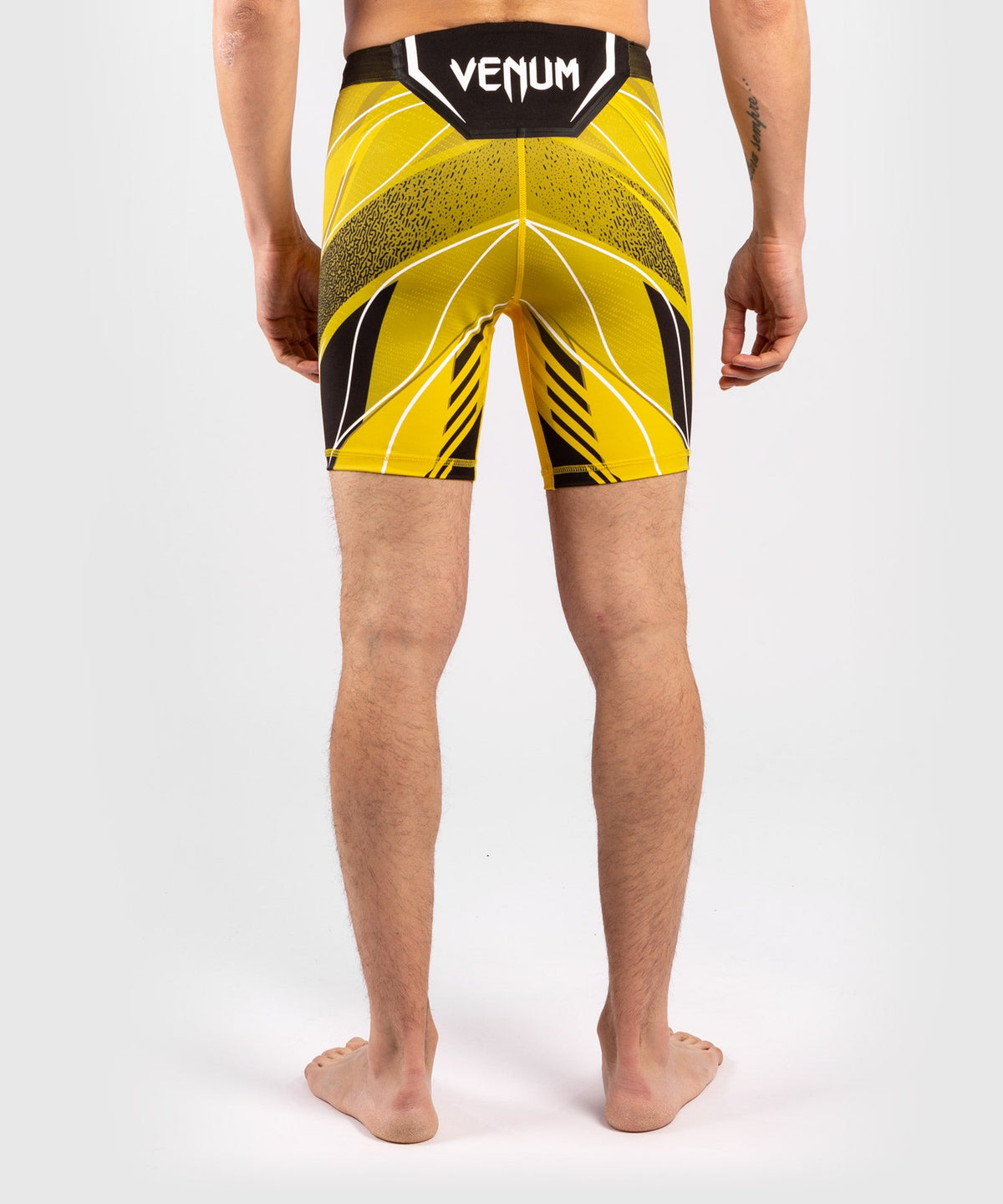 Short de compression pour Hommes UFC Venum Authentic Fight Night - Coupe Courte - Jaune