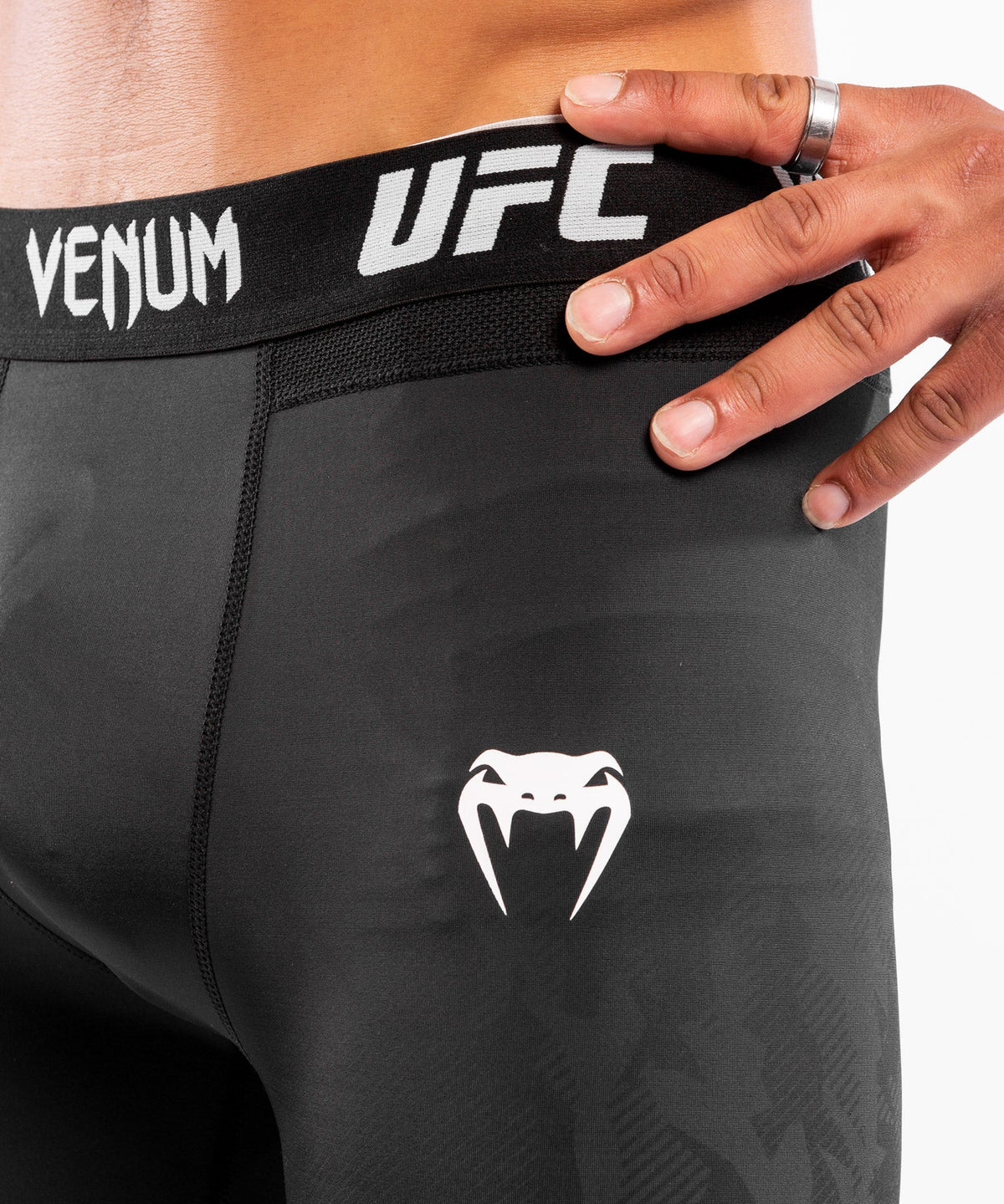 Venum Authentic Fight Week UFC Herren Kompressionshose - Schwarz