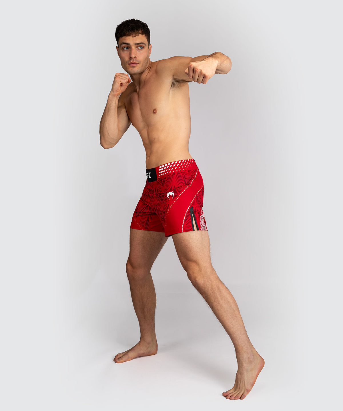 UFC Zenith by Venum Authentic Fight Night Short de pelea ajuste corto Hombre - Rojo