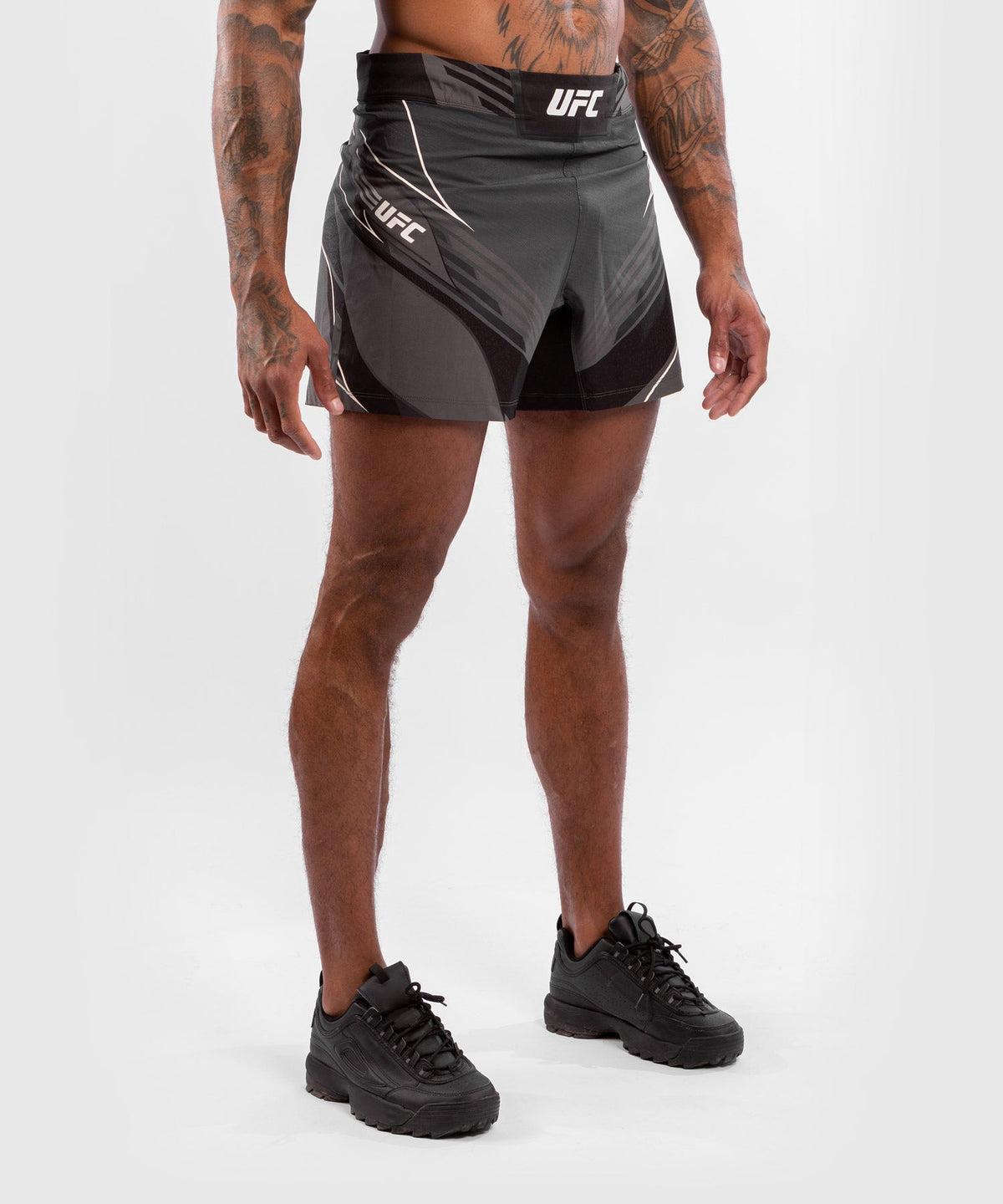 UFC Herren Fightshorts Venum Authentic Fight Night - Kurz geschnitten - Schwarz