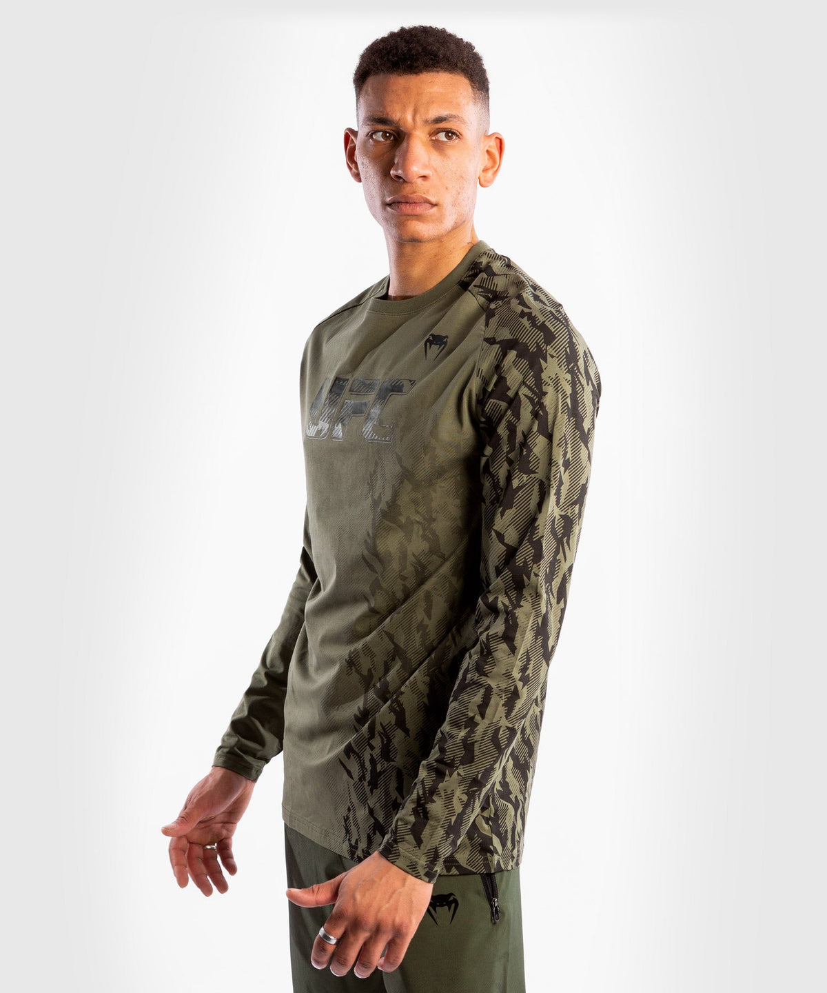 Langarmshirt Mann UFC Venum Authentic Fight Week - Khaki