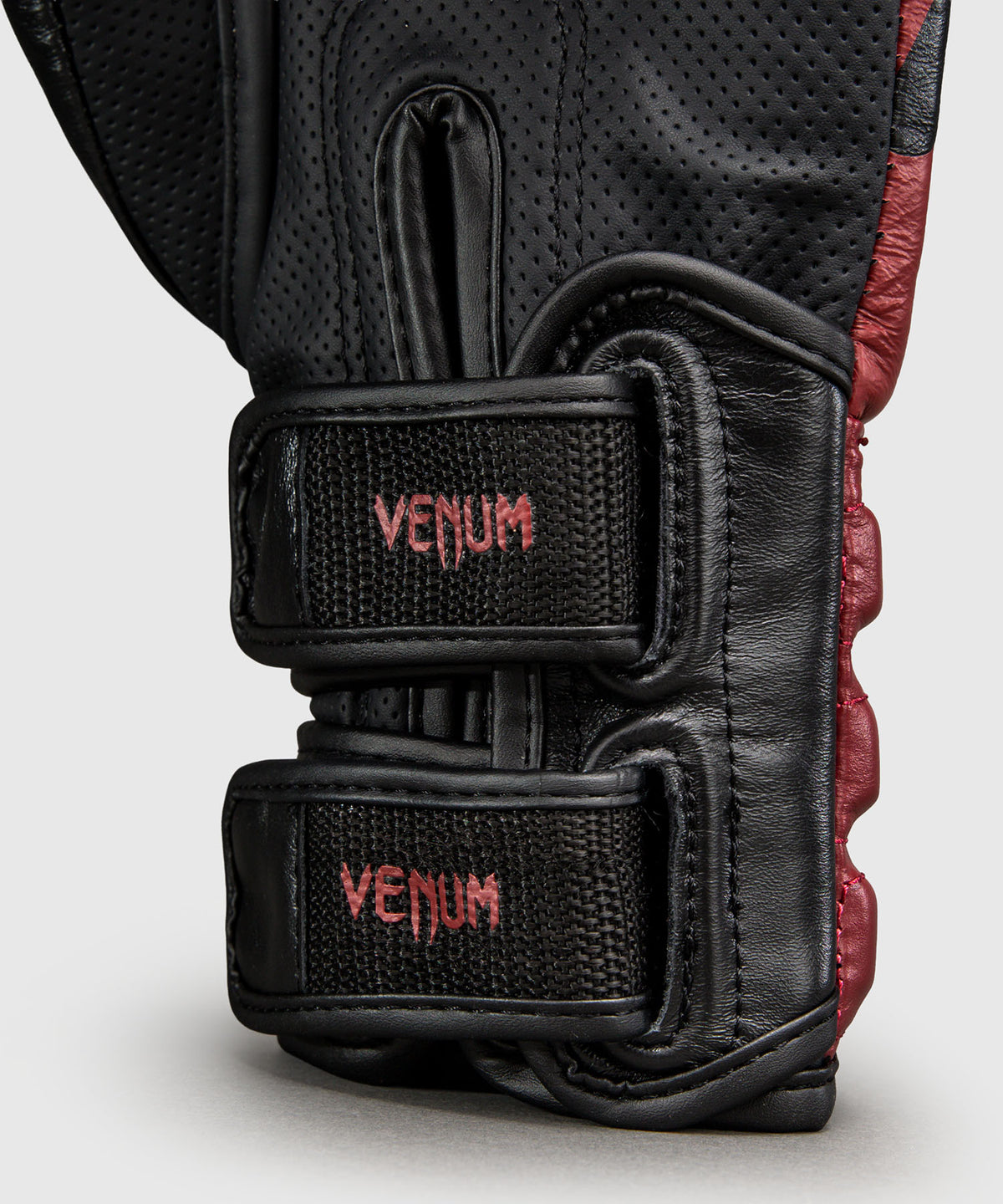 Venum Reverso Guanti da Boxe – Nero/Rosso