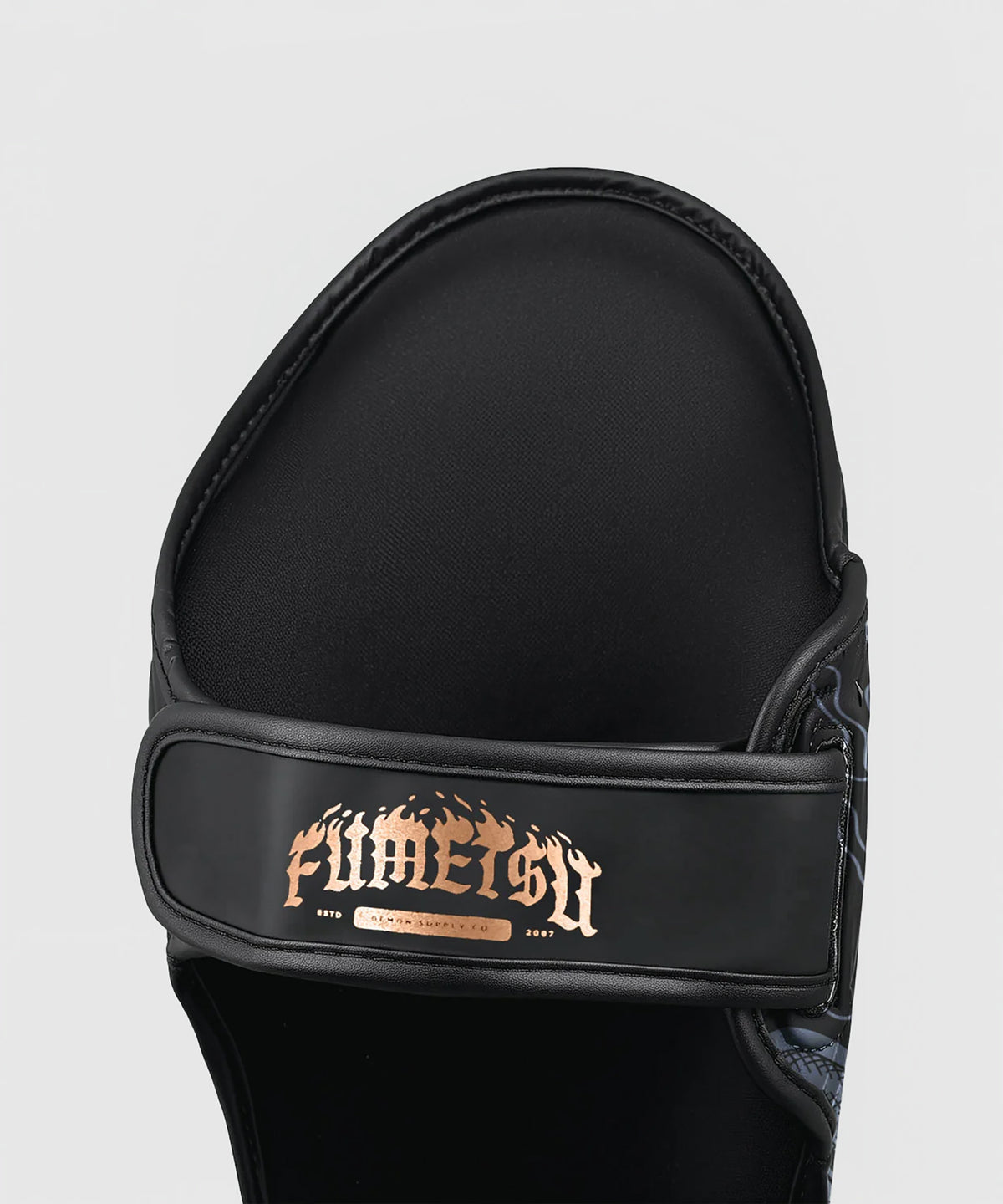 Fumetsu Oni Shin Guards - Black/Grey/Bronze