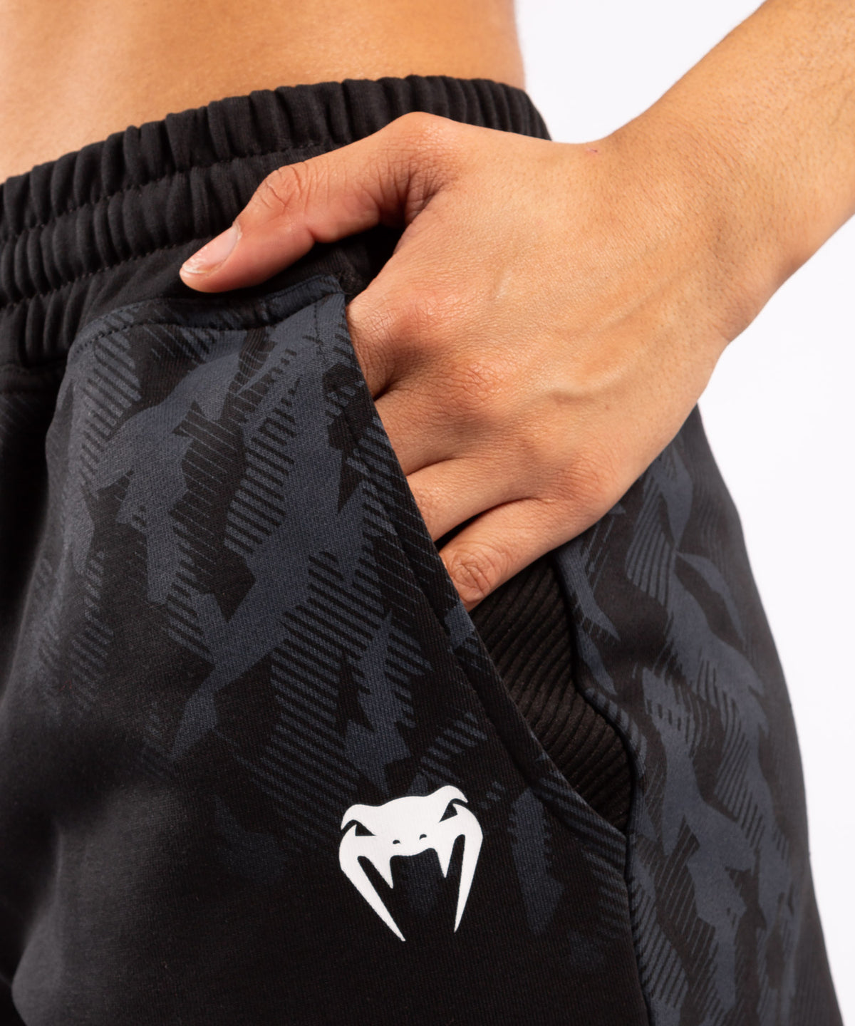 UFC Venum Authentic Fight Week Damen Shorts - Schwarz