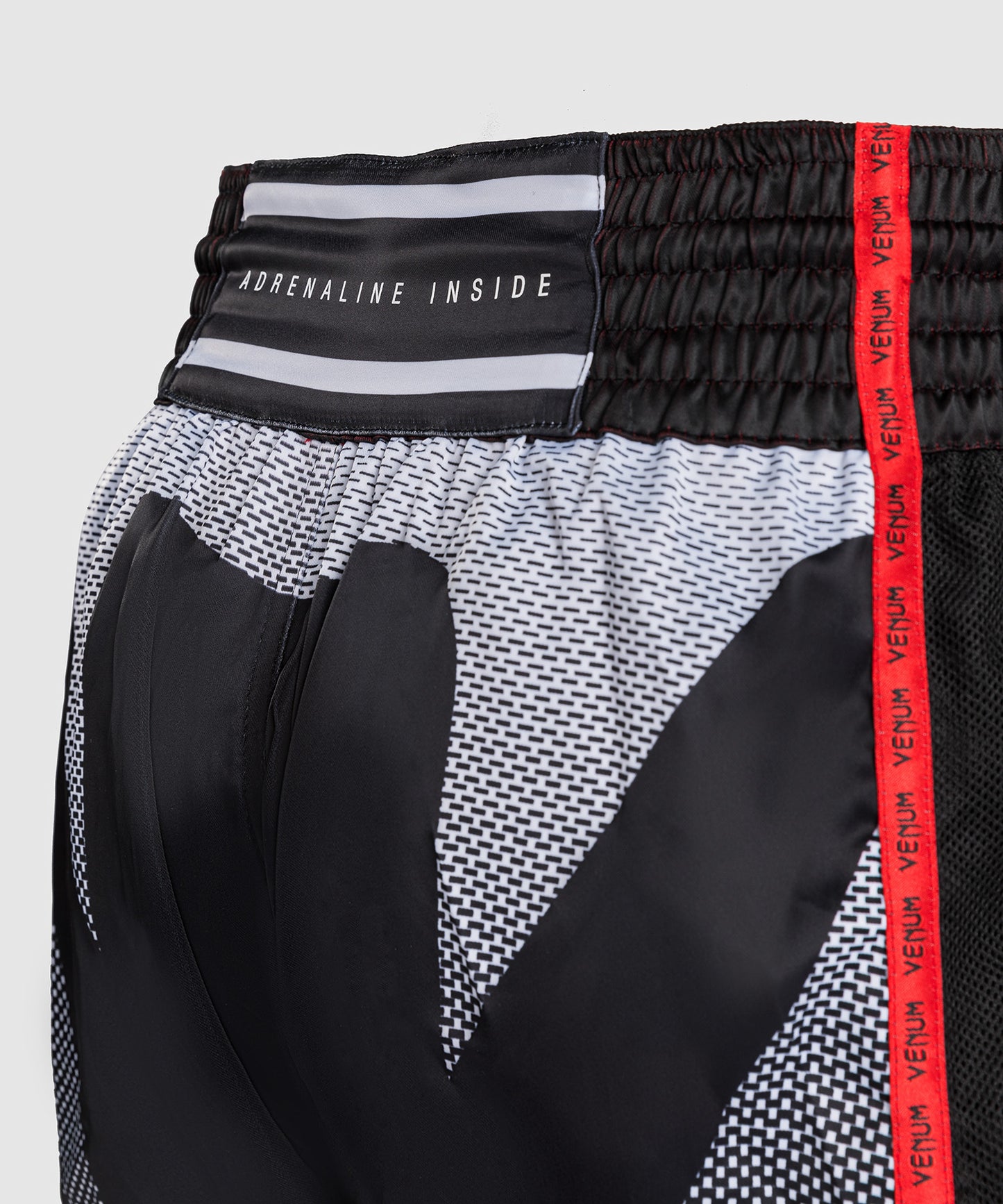 Shorts de Muay Thai Venum Adrenaline -Red
