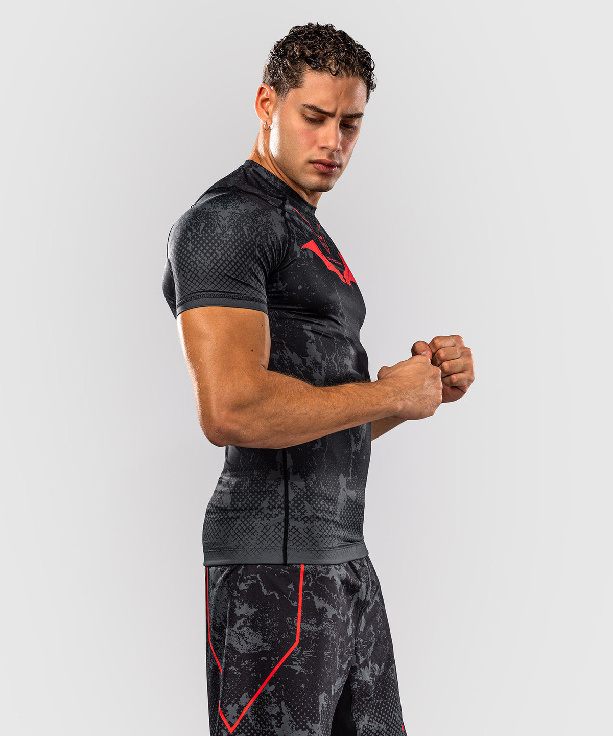 Venum x Batman Kurzarm-Rashguard - Schwarz/Grau/Rot