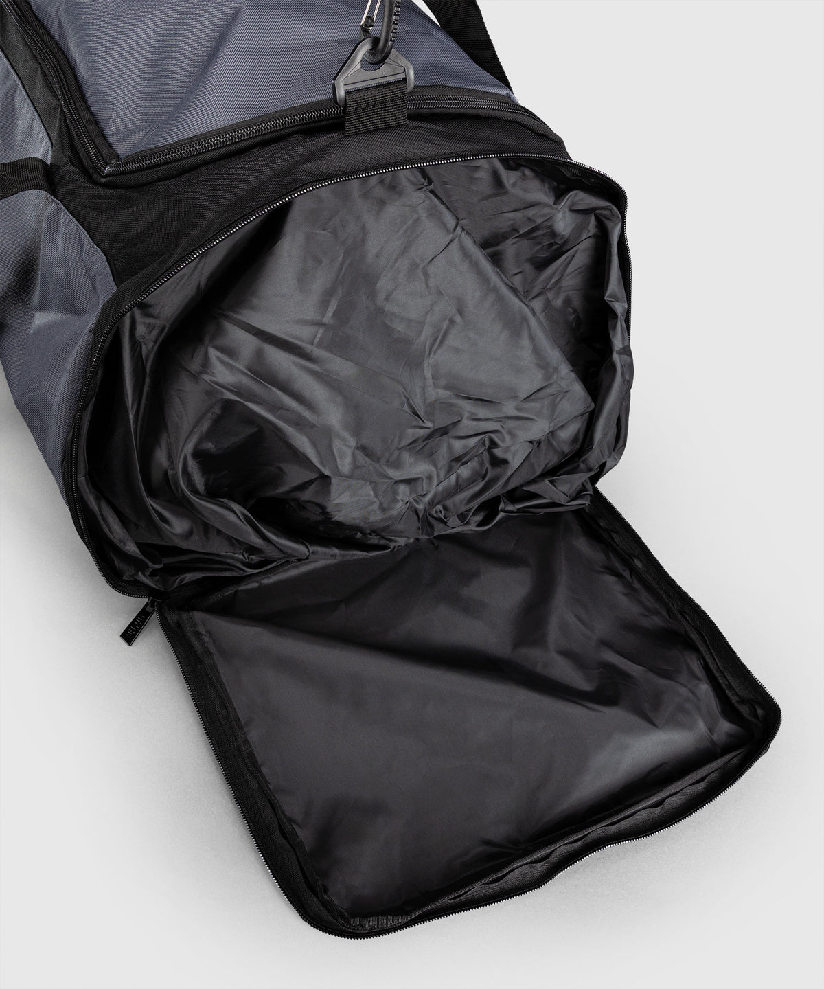 Venum Essential Borsa Sportiva (37 L) - Grigio/Nero