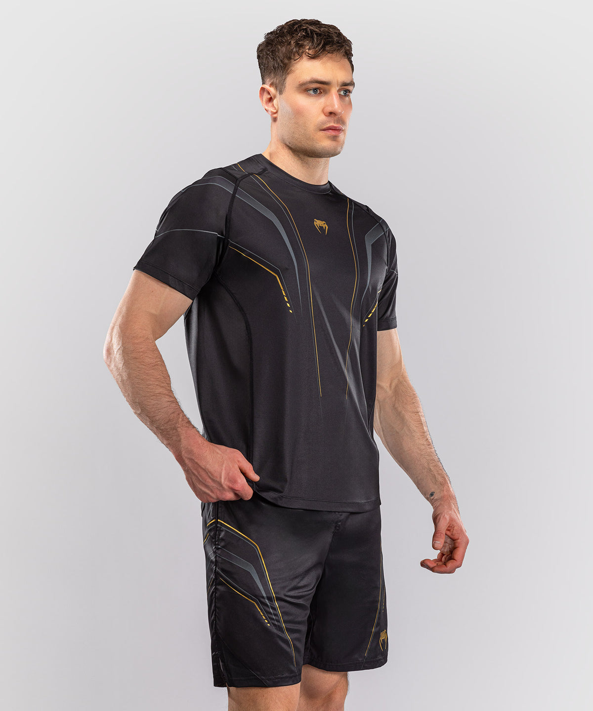Venum Streamline Dry-Tech T-Shirt – Schwarz/Gold