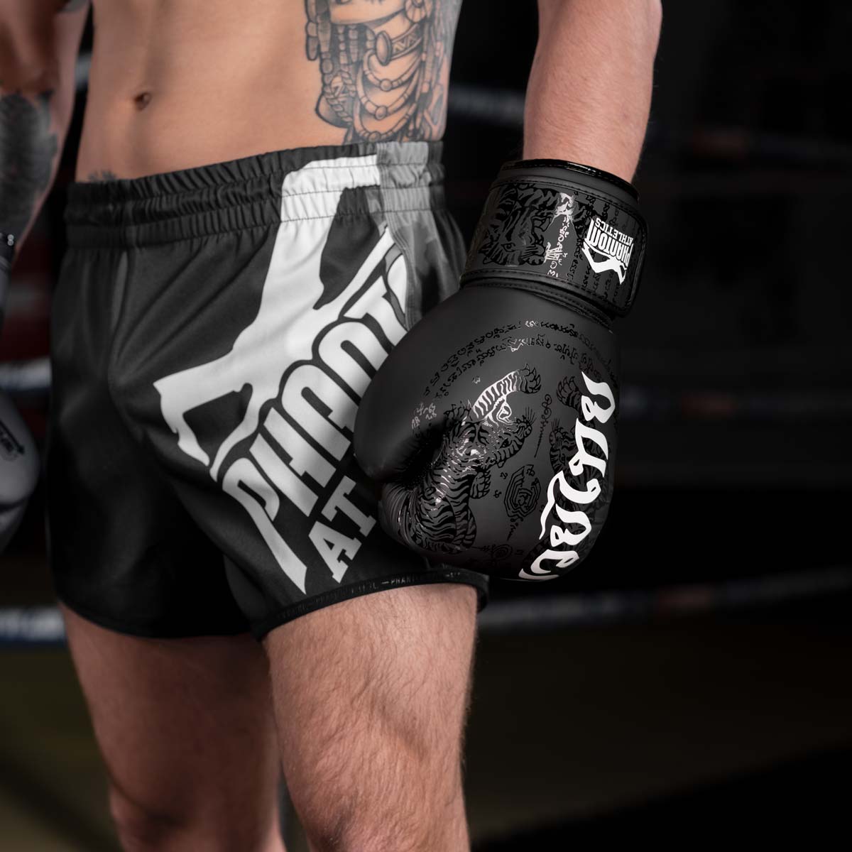 Phantom Athletics Muay Thai Boxhandschuhe - Schwarz