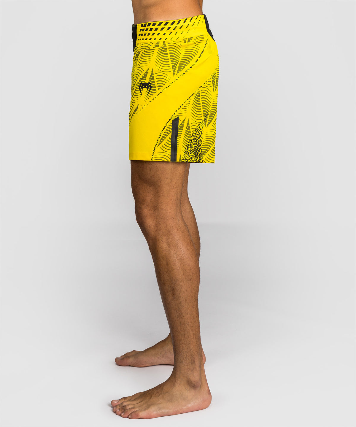 UFC Zenith by Venum Authentic Fight Night Short de pelea ajuste corto Hombre - Amarillo